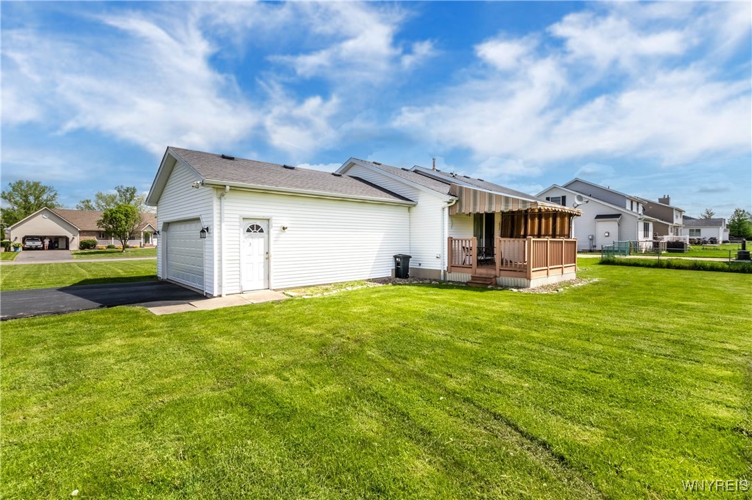 8881 Michael Douglas Drive, Clarence, New York image 40