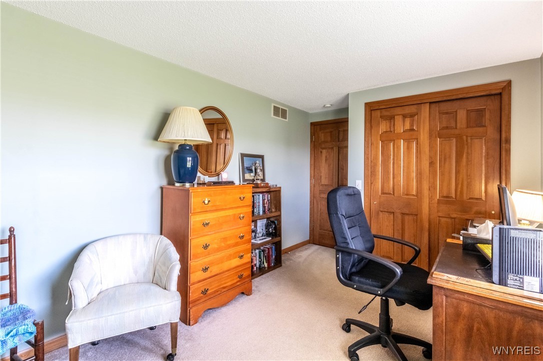 8881 Michael Douglas Drive, Clarence, New York image 9