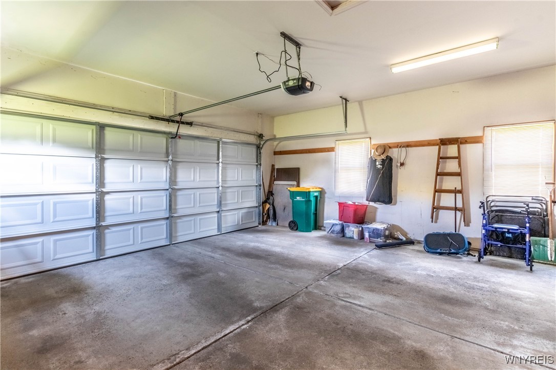 8881 Michael Douglas Drive, Clarence, New York image 31