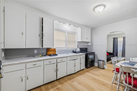 Tiny photo for 1341 Ashland Avenue, Niagara Falls, NY 14301 (MLS # B1685000)