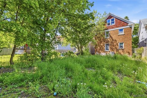 Tiny photo for 1341 Ashland Avenue, Niagara Falls, NY 14301 (MLS # B1685000)