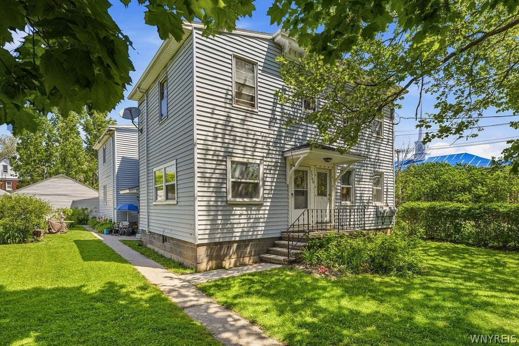 Photo of 1780 Falls Street, Niagara Falls, NY 14303 (MLS # B1709862)