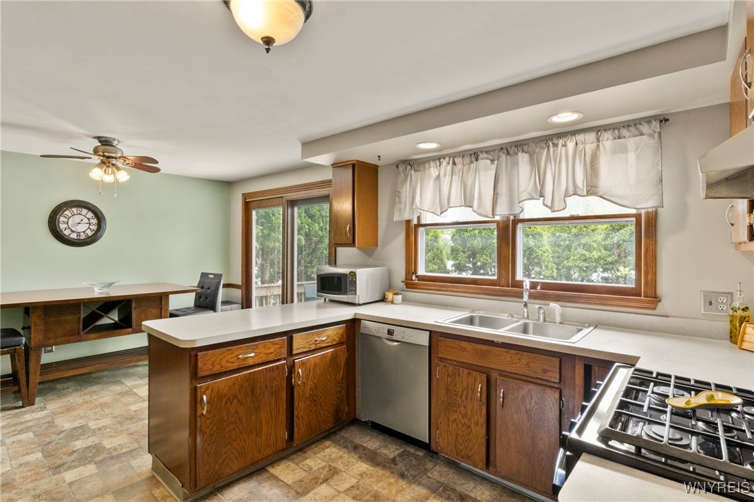 18 Squirrel Run, Lancaster, New York image 9