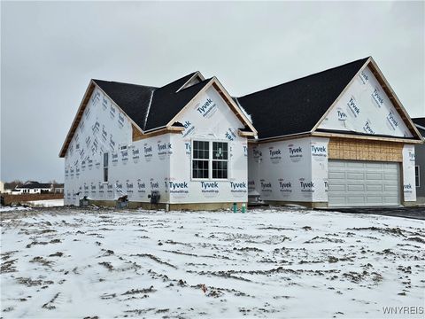 Photo of 3 Hickory Lane, Lancaster, NY 14086 (MLS # B1655170)