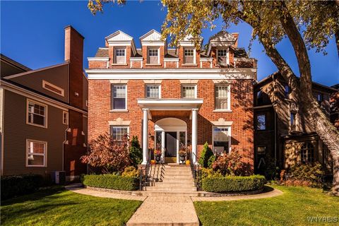 Photo of 186 Bidwell Pkwy Parkway #3, Buffalo, NY 14222 (MLS # B1570846)