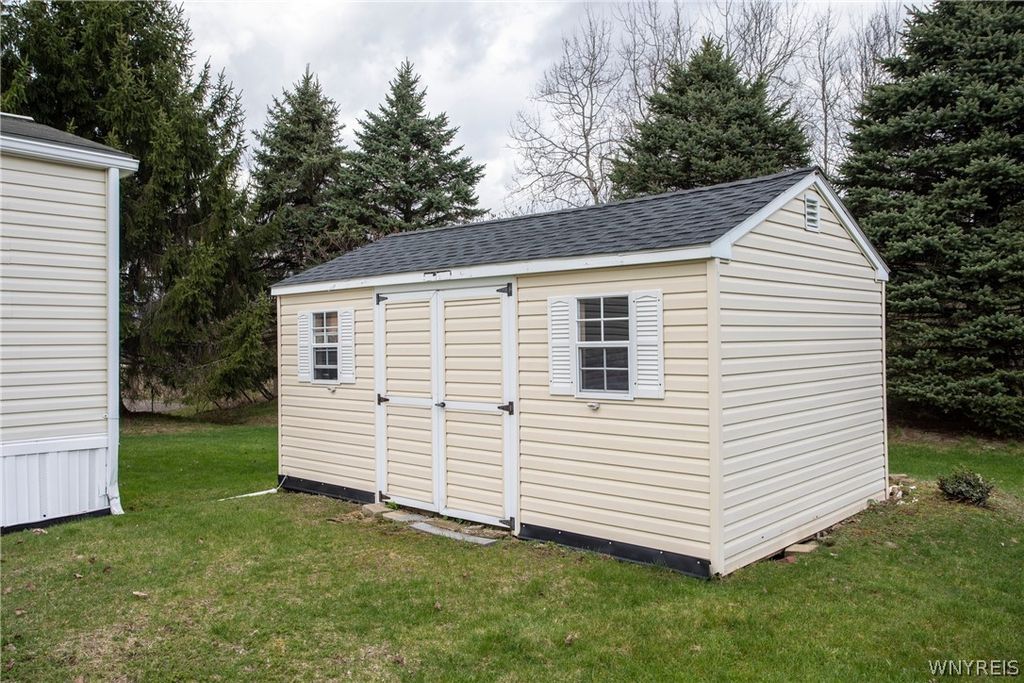 Photo of 113 Green Valley Estates St N, Great Valley, NY 14741 (MLS # B1674552)