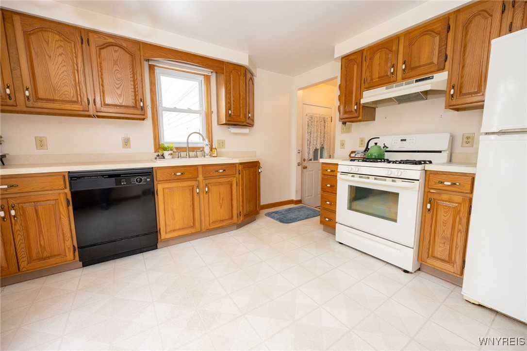 4219 Robin Lane, Hamburg, New York image 7