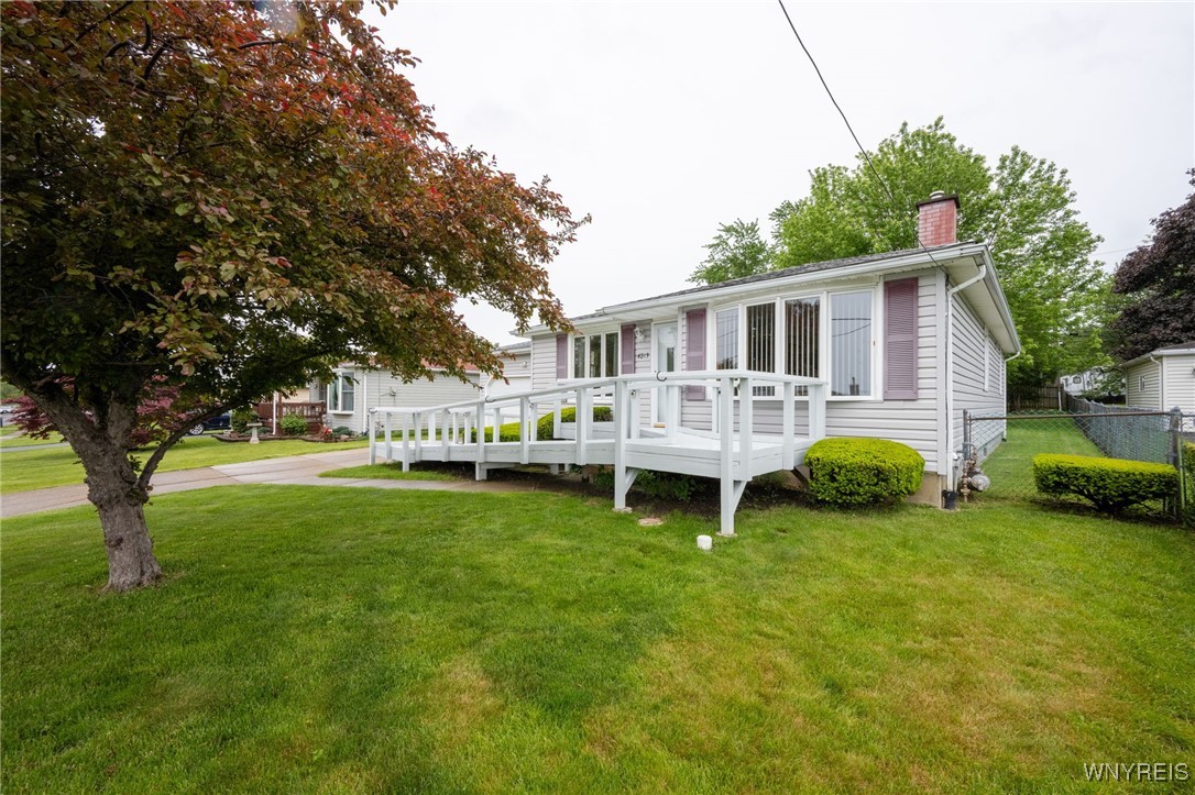 4219 Robin Lane, Hamburg, New York image 3