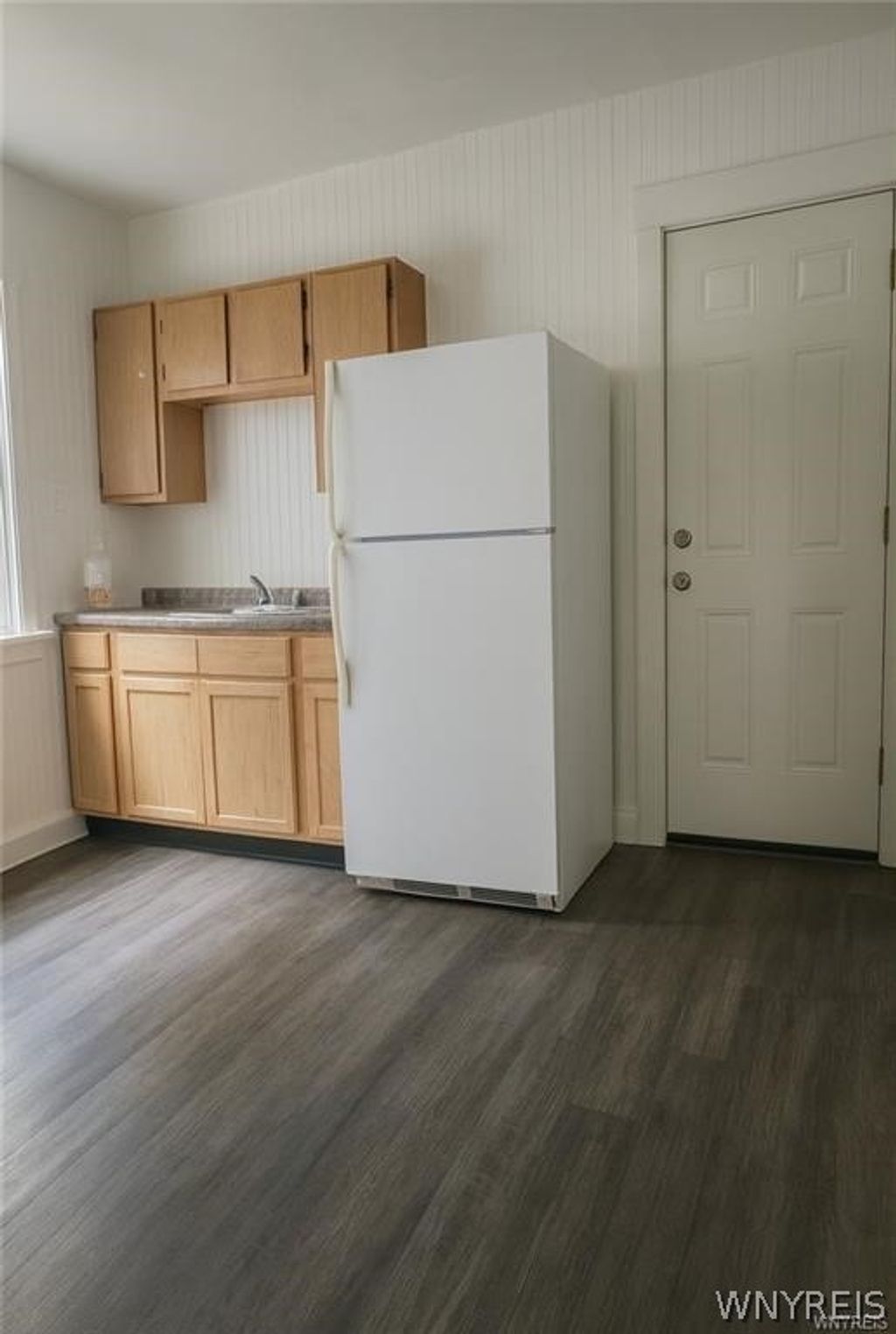 Photo of 196 Englewood Avenue #Lower, Buffalo, NY 14214 (MLS # B1661303)