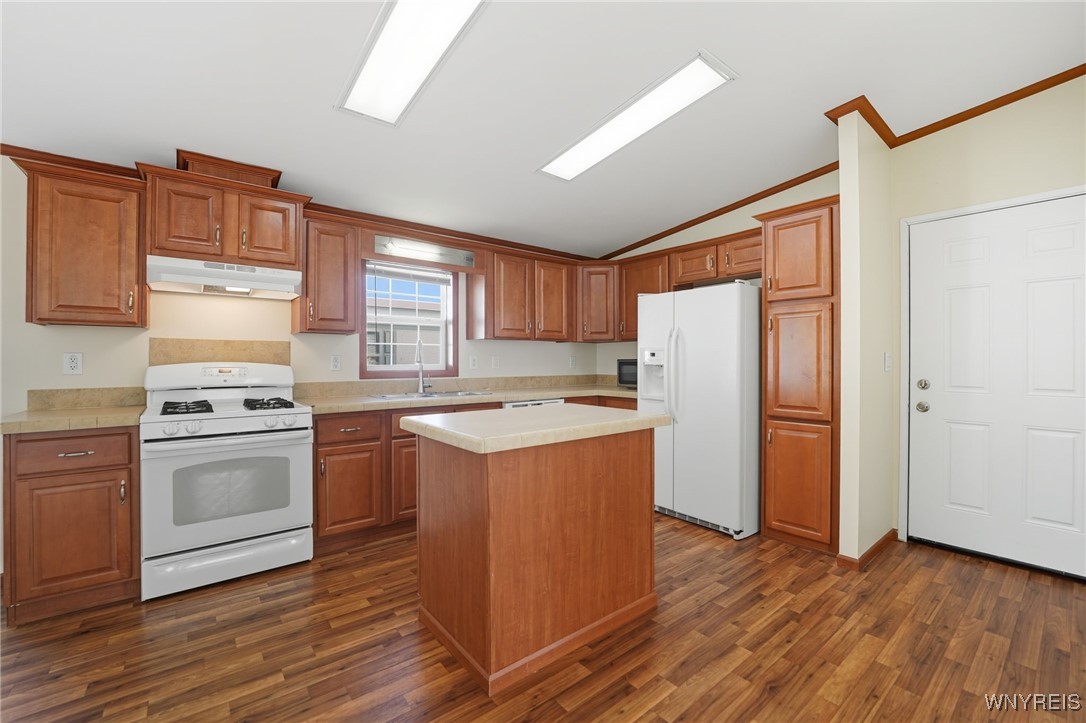 9808 Tottenham Avenue