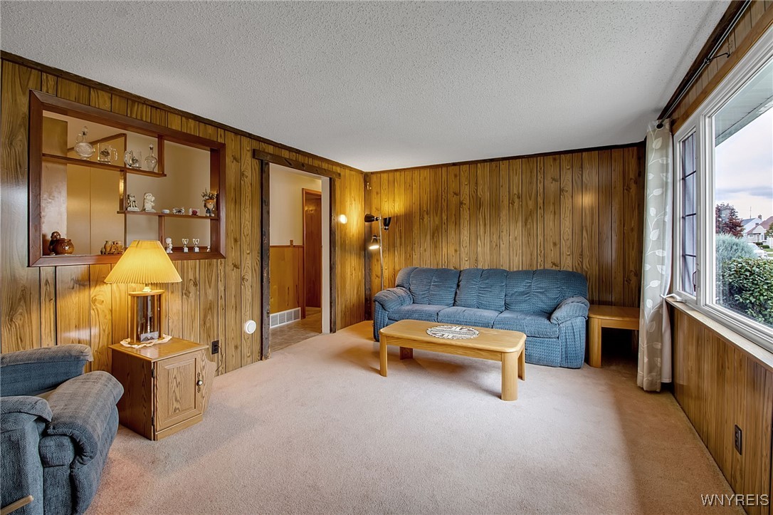 10 W Melcourt Drive