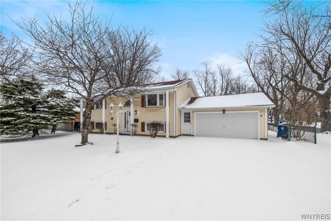 Photo of 274 Royal Parkway W, Amherst, NY 14221 (MLS # B1663986)