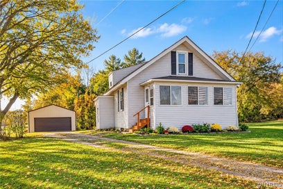 11388 Ridge Road Medina NY 14103