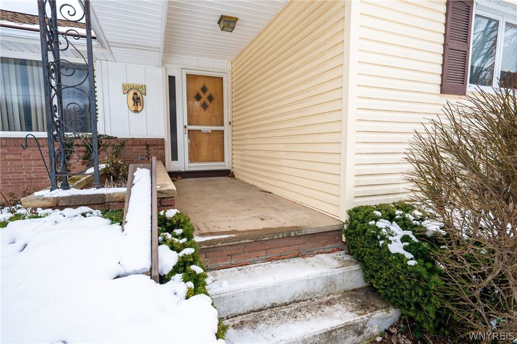 Photo of 7337 Bear Ridge Road, Pendleton, NY 14120 (MLS # B1667385)