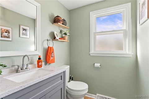 Tiny photo for 22 Petersbrook Circle, Lancaster, NY 14086 (MLS # B1724241)