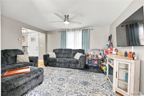 Tiny photo for 22 Petersbrook Circle, Lancaster, NY 14086 (MLS # B1724241)