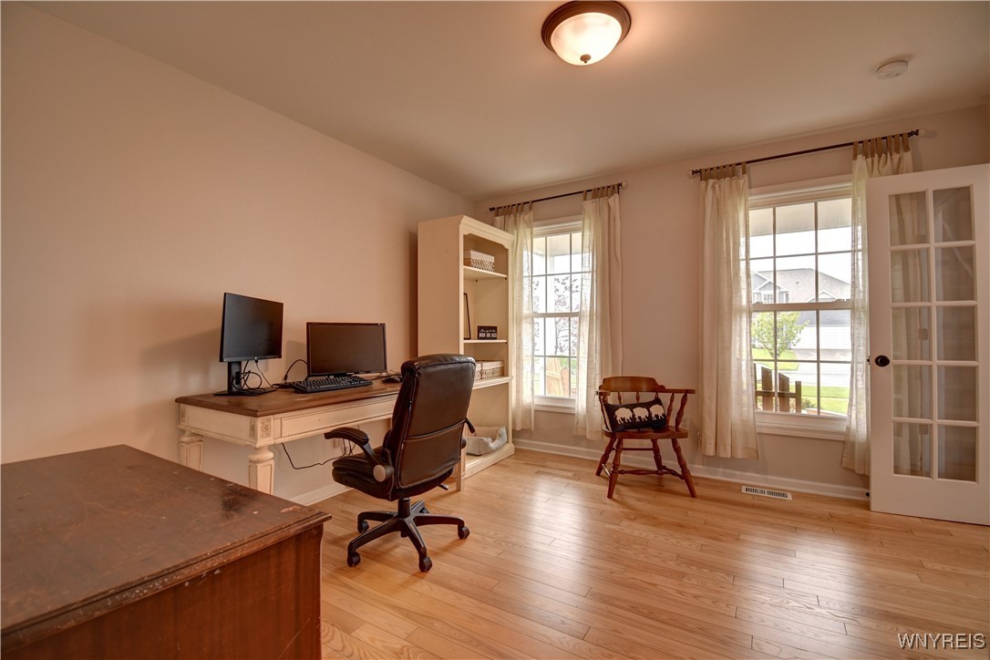 4580 Carlyes Court, Hamburg, New York image 14