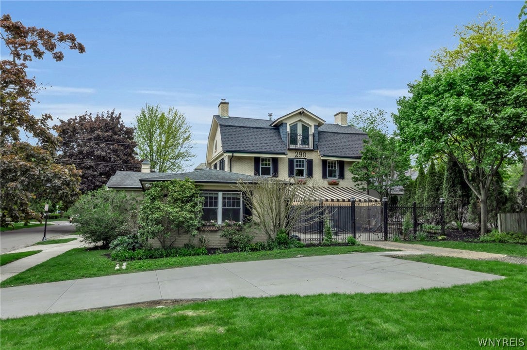 290 Depew Avenue