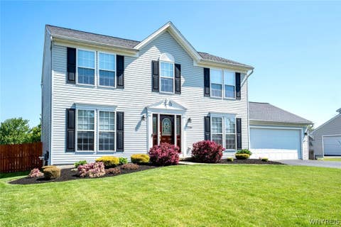 Homes For Sale - 2235 Hunters Hollow Lane<br/> Hamburg, NY 14085