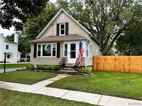Photo of 27 Brandel Avenue, Lancaster, NY 14086 (MLS # B1715082)
