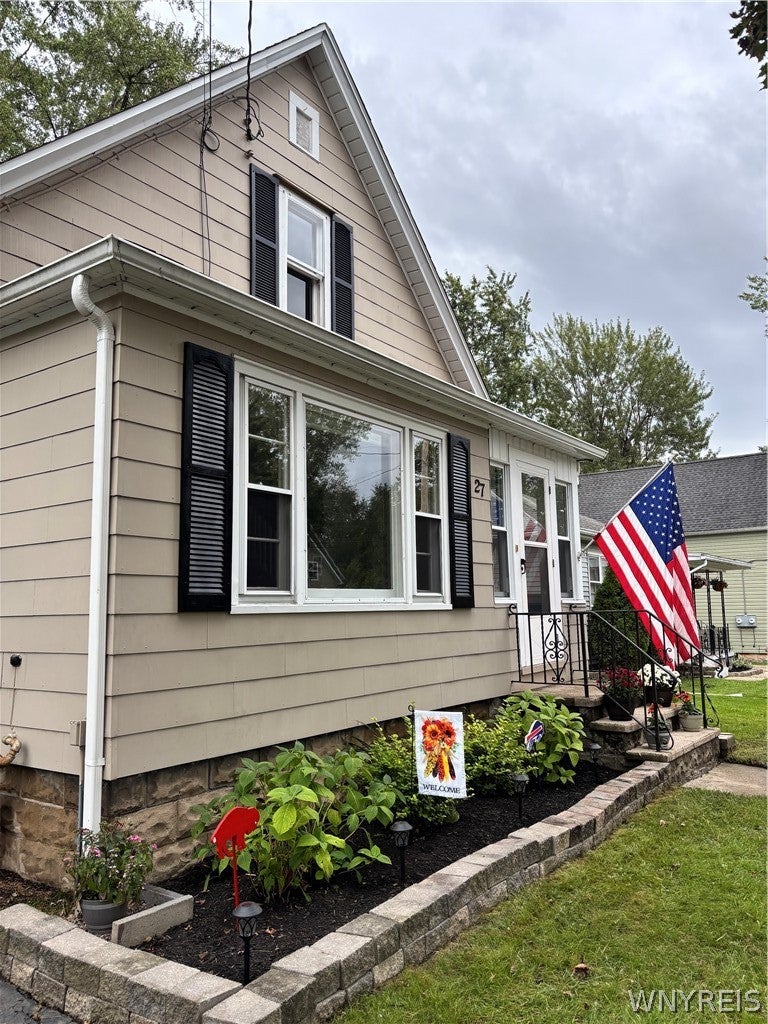 Photo of 27 Brandel Avenue, Lancaster, NY 14086 (MLS # B1715082)