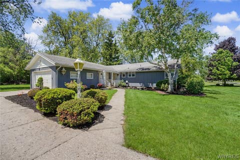 Photo of 249 W Maplemere Road, Amherst, NY 14221 (MLS # B1686153)