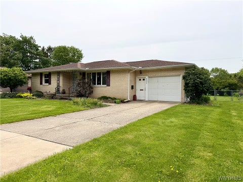 Homes For Sale - 4005 Staley Drive<br/> Hamburg, NY 14075