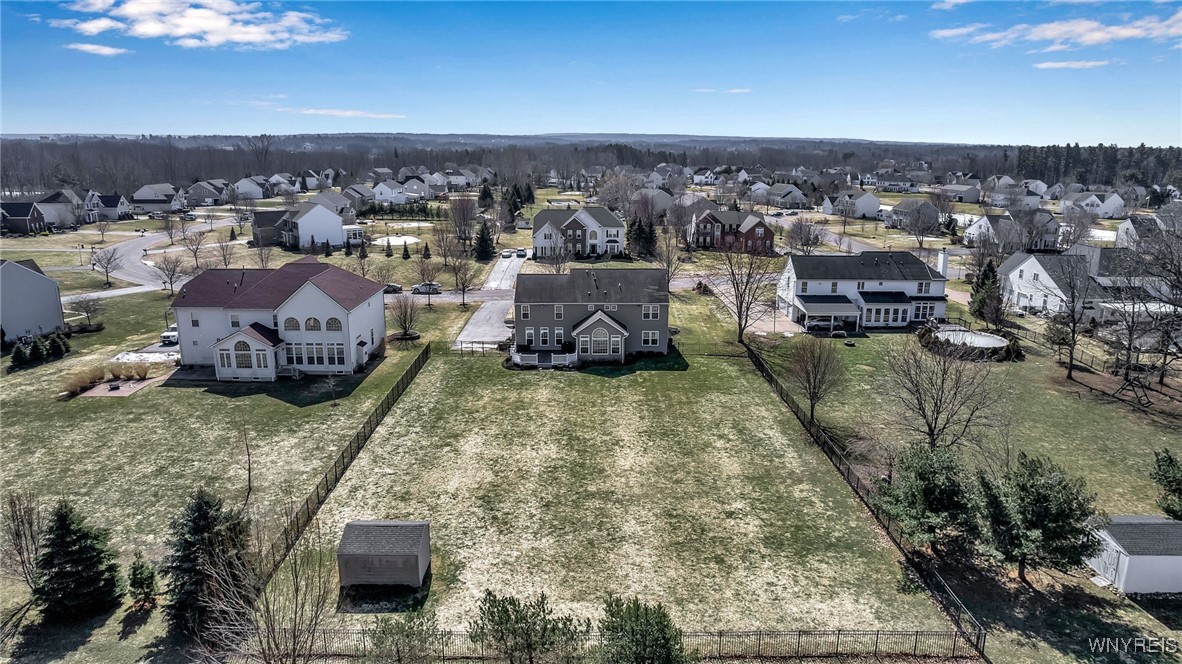 90 Graystone Lane, Orchard Park, New York image 10
