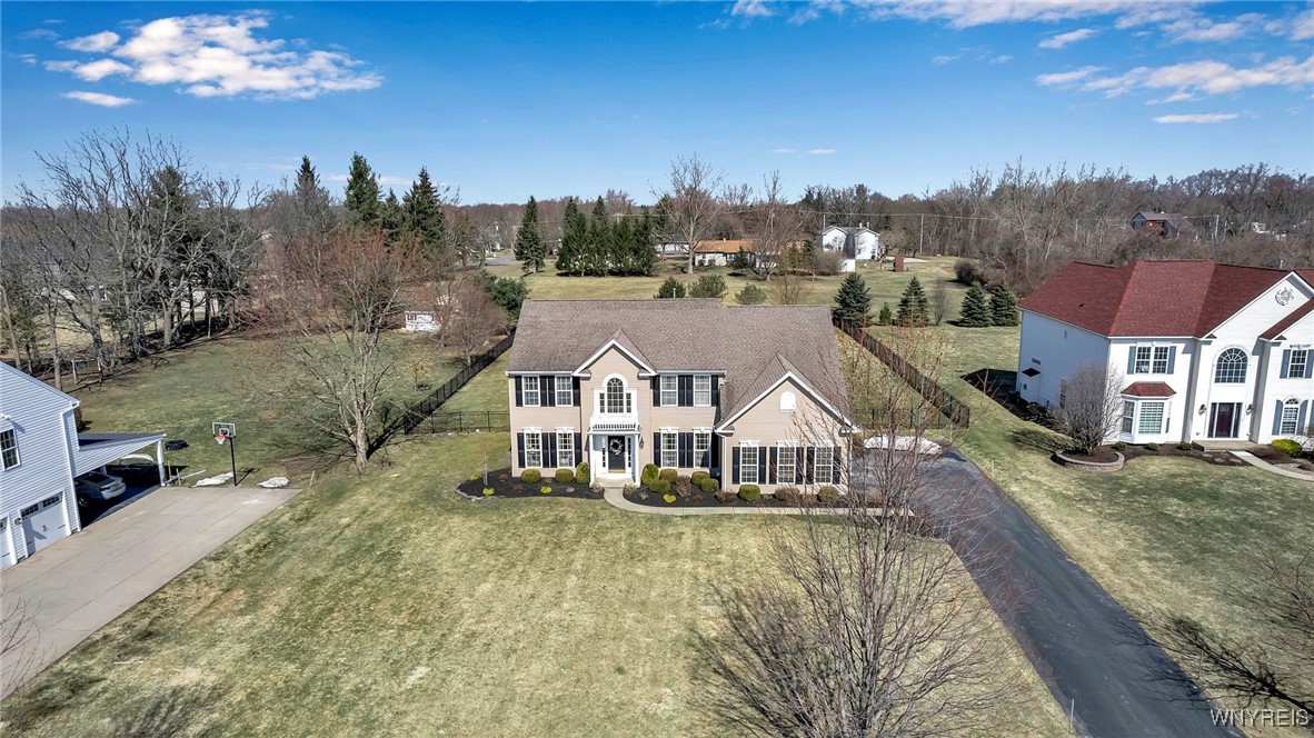 90 Graystone Lane, Orchard Park, New York image 3