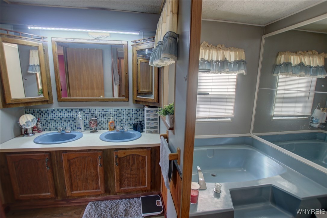 80 S Eaglecrest Drive, Hamburg, New York image 17