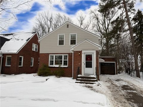 Photo of 17 University Court, Amherst, NY 14226 (MLS # B1661847)