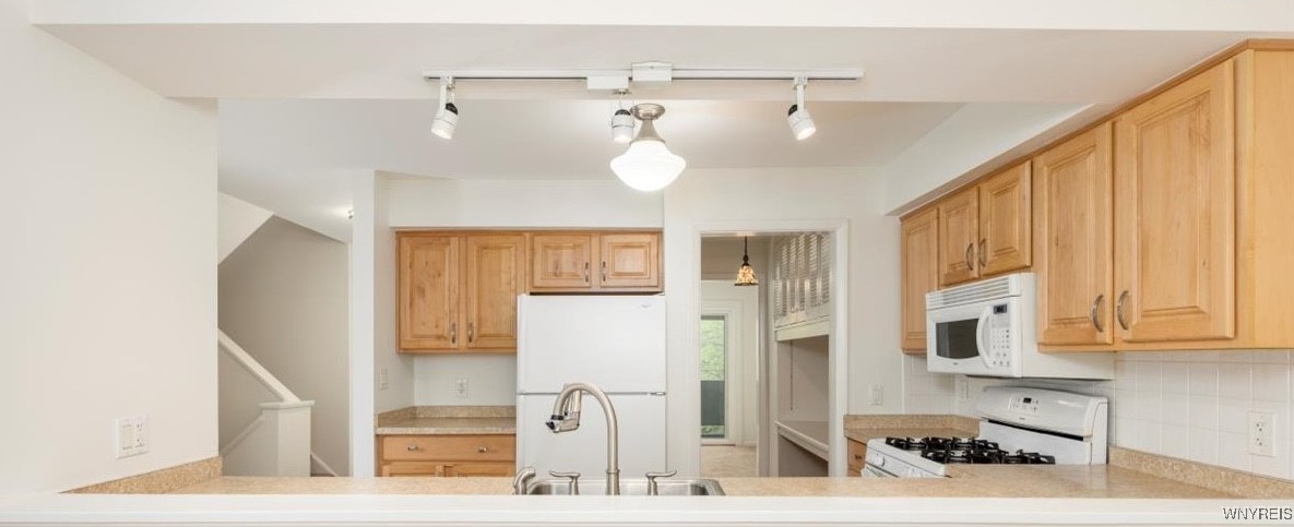 47 Tunbridge Walke, Aurora, New York image 6