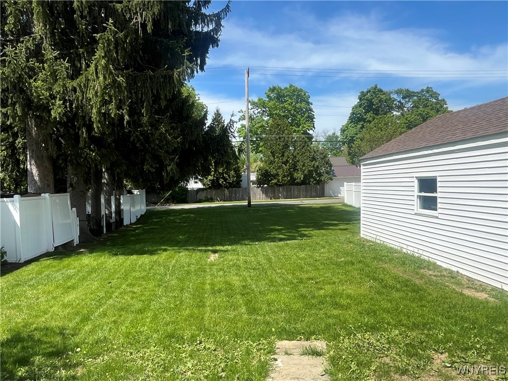 60 Elizabeth Street, Hamburg, New York image 15
