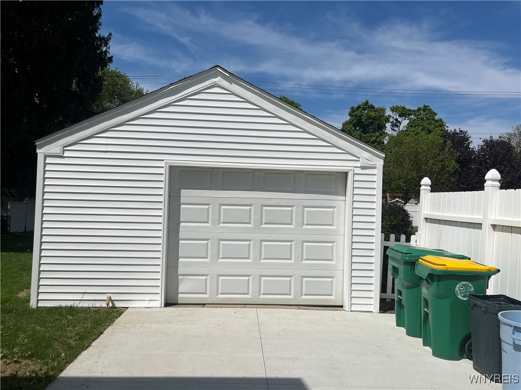 60 Elizabeth Street, Hamburg, New York image 16