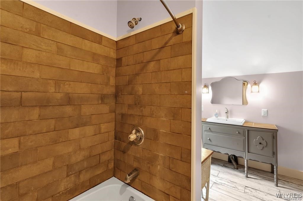 Gaines, New York 14411, United States, 5 Bedrooms Bedrooms, ,2 BathroomsBathrooms,Residential,Active,223585