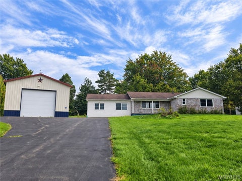 Photo of 6190 Cole Road, Orchard Park, NY 14127 (MLS # B1715405)