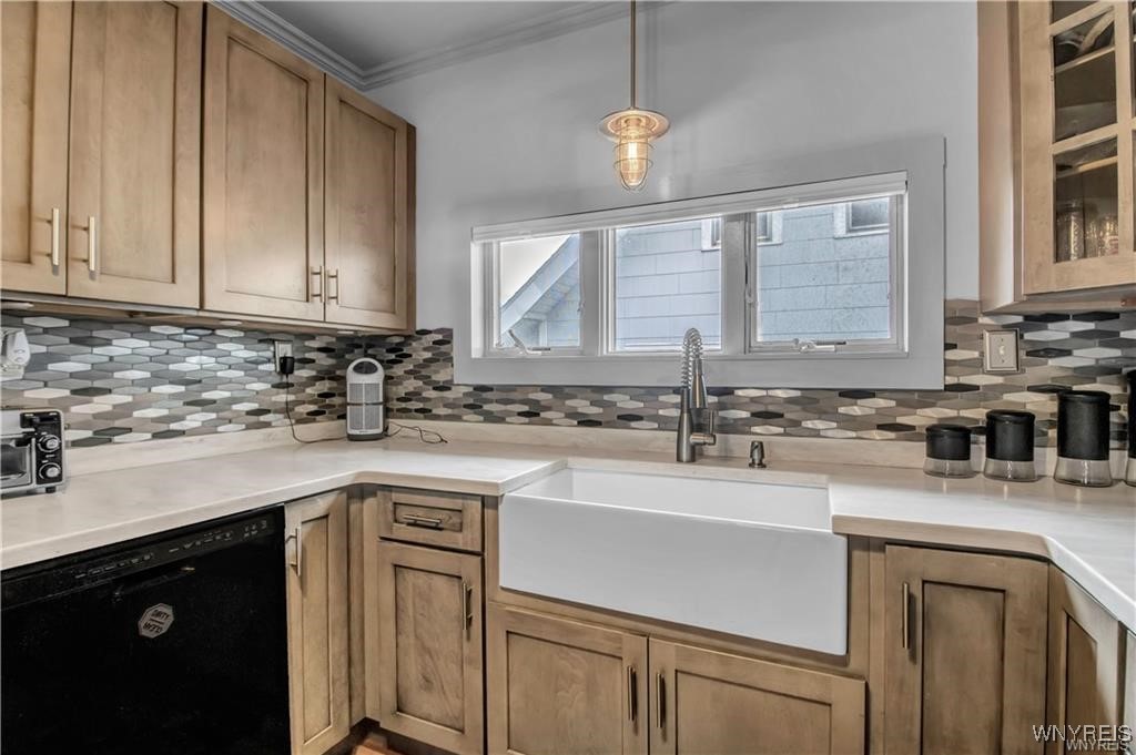 1214 Roselle Avenue, Niagara Falls, New York image 8