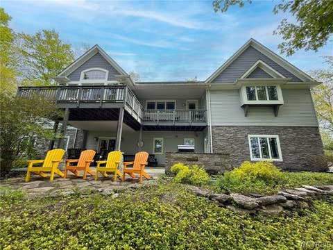 Photo for 981 Lakeside Drive