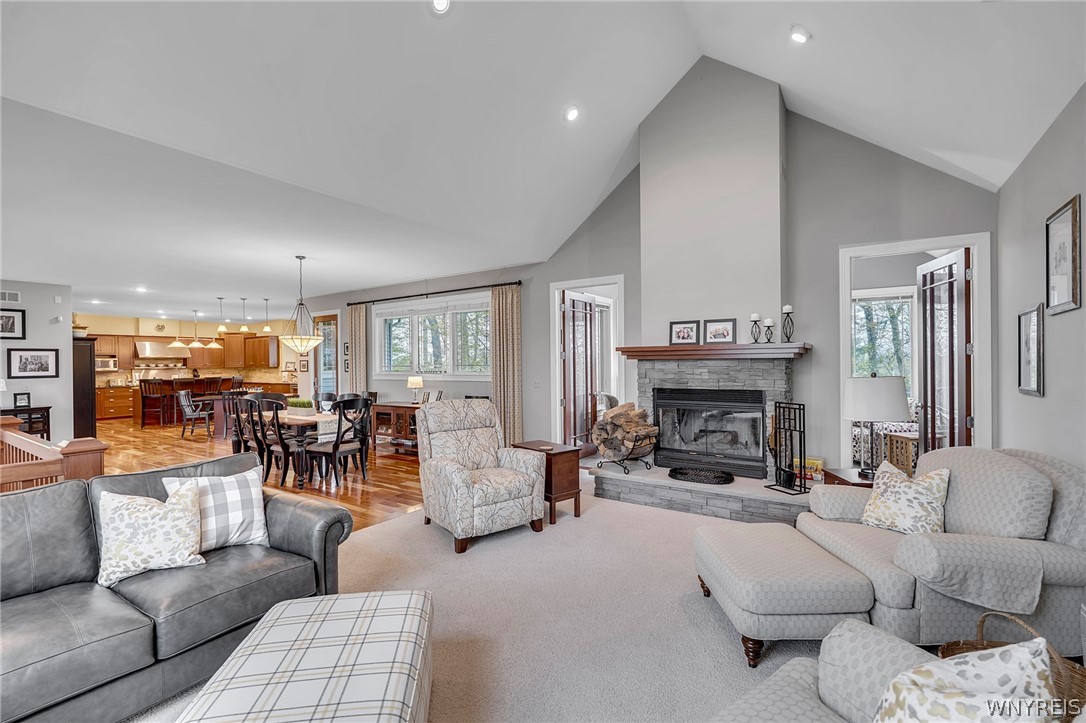 981 Lakeside Drive