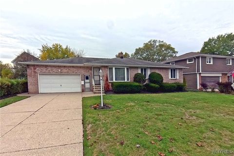 Photo of 30 Fairways Boulevard, Amherst, NY 14221 (MLS # B1645968) Photo of 30 Fairways Boulevard, Amherst, NY 14221 (MLS # B1645968)
