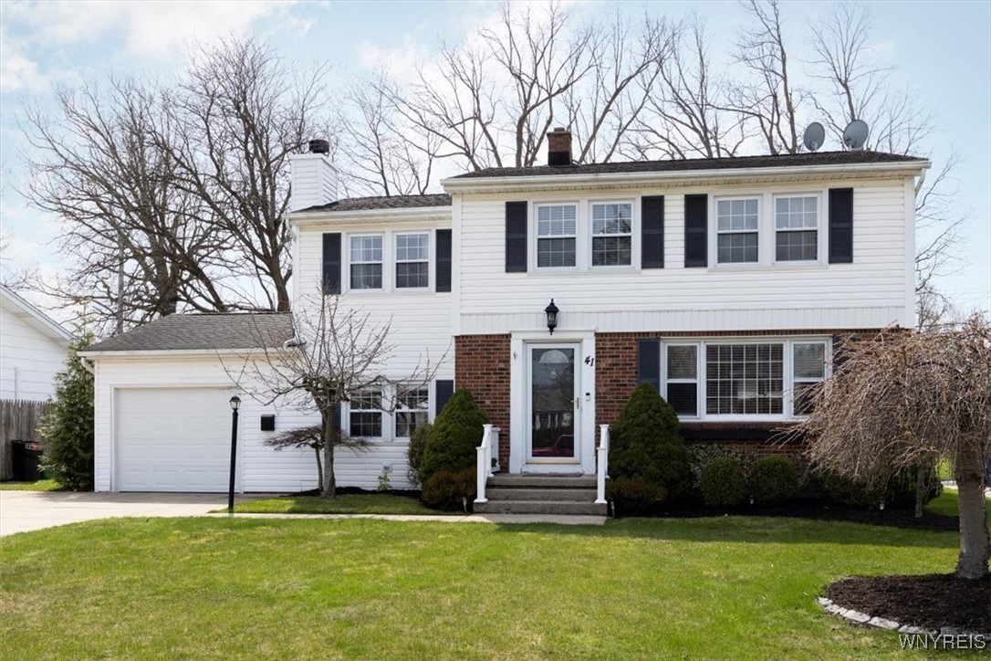 41 Willow Green Drive, Amherst, New York image 1