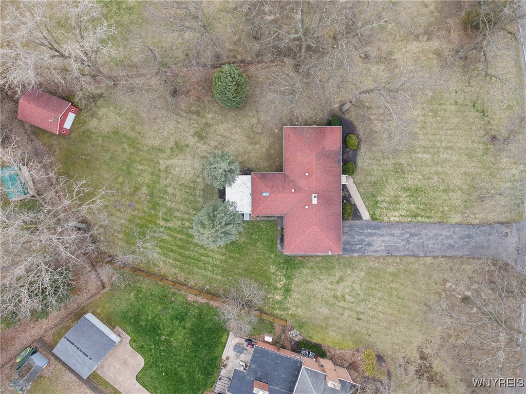 5024 Bronson Drive, Lewiston, New York image 4