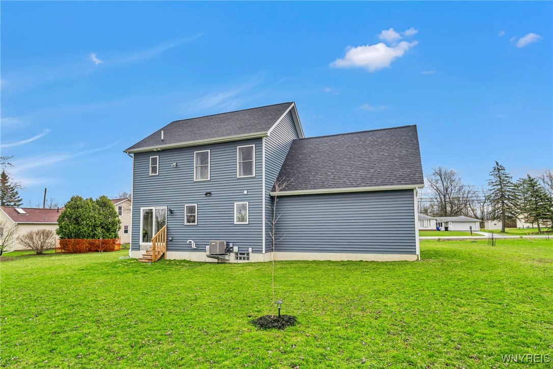1076 Townline Rd, Lancaster, New York image 3