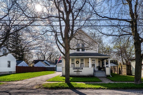 Homes For Sale - 15 E Felton Street<br/> North Tonawanda, NY 14120