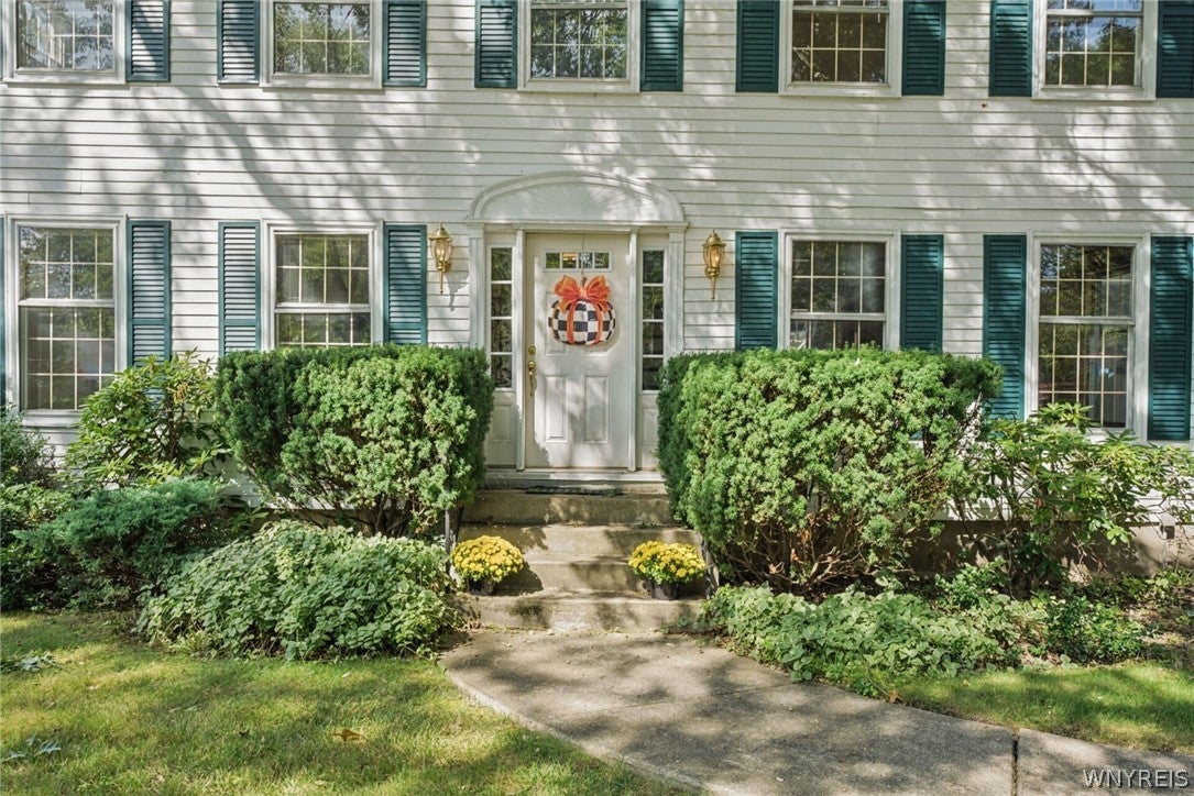 102 Carriage Circle