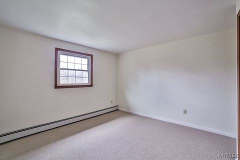 Tiny photo for 555 Ransom Road, Grand Island, NY 14072 (MLS # B1655354)