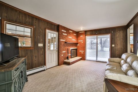 Tiny photo for 555 Ransom Road, Grand Island, NY 14072 (MLS # B1655354)