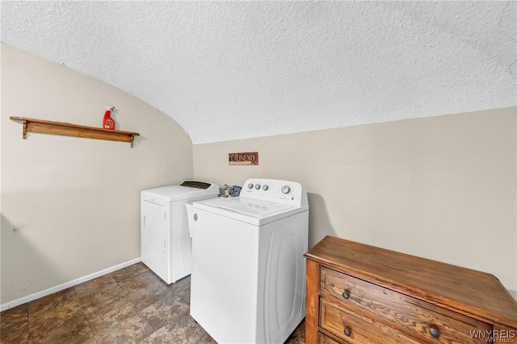 Somerset, New York 14012, United States, 6 Bedrooms Bedrooms, ,3 BathroomsBathrooms,Residential,Active,1932