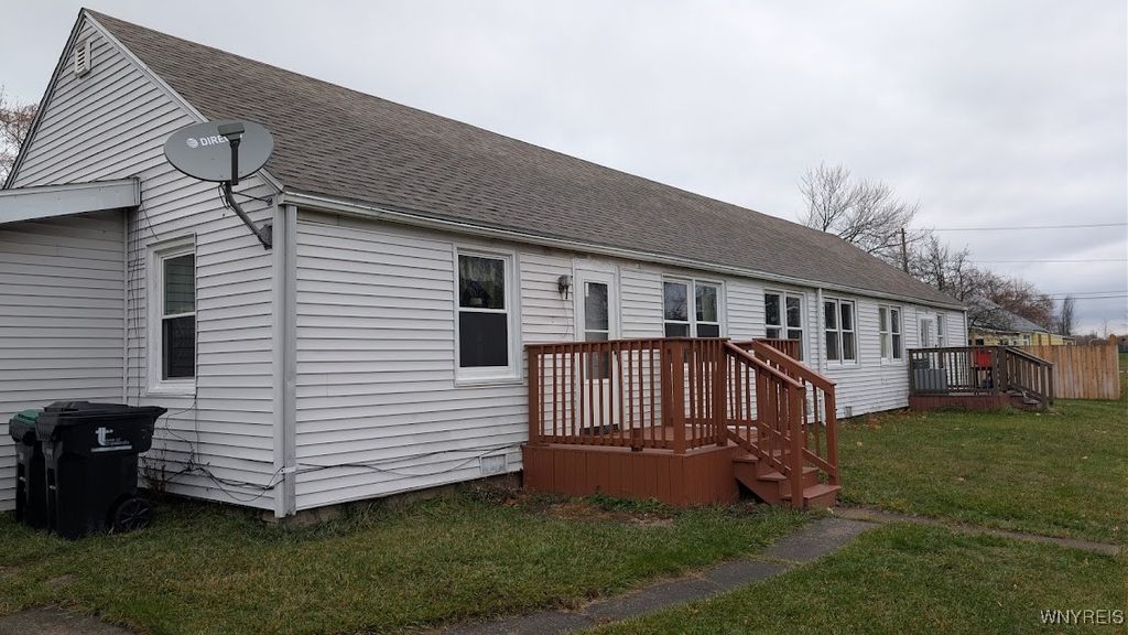 Photo of 18 Pyle Court #14, Tonawanda, NY 14150 (MLS # B1652782)