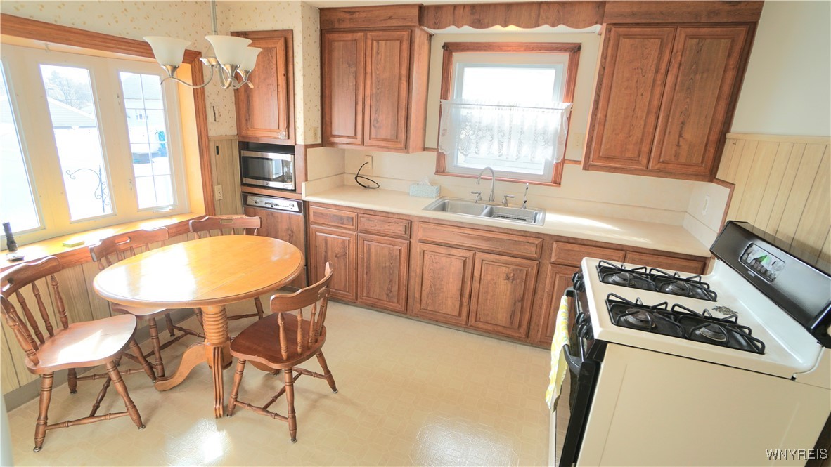 157 Dundee Street, Buffalo, New York image 21
